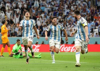 لأرجنتين تتأهل لنصف نهائى كأس العالم