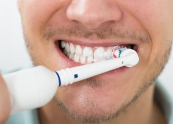 ما هو حكم استعمال معجون الاسنان في رمضان؟
