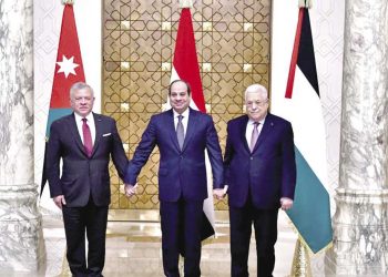 الرئيس السيسي وملك الأردن والرئيس الفلسطيني
