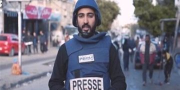 الصحفى الفلسطيني أنس النجار